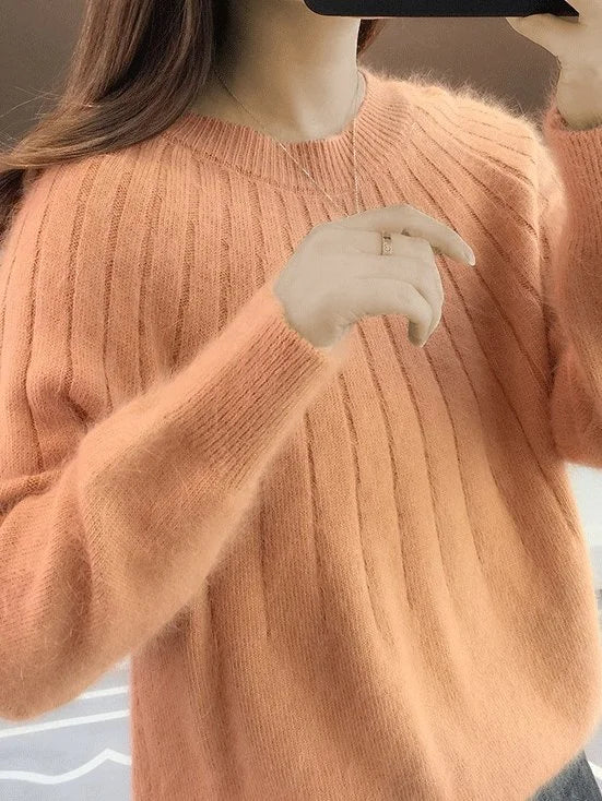 ALEXIA | ELEGANT RIBBED CREWNECK SWEATER WITH FLUFFY COLLAR